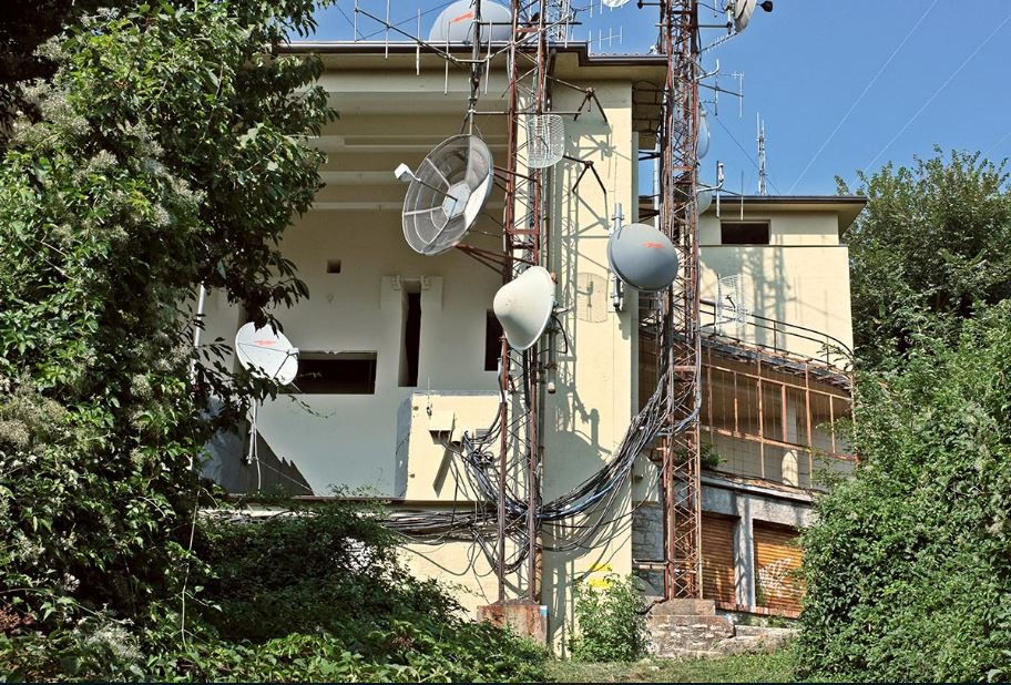 Questa immagine ha l'attributo alt vuoto; il nome del file è fv9.jpg